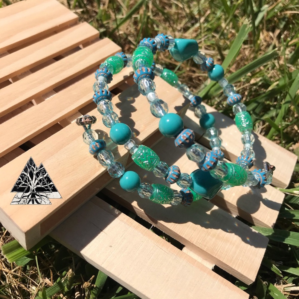 NWT Handmade Wire Wrapped Beaded Bracelet